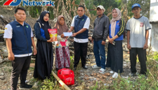 Pemkab Melalui Dinsos P3A Kabupaten Sumenep Menyerahkan Bantuan Kepada Korban Kebakaran di Desa Payudan Kecamatan Guluk-guluk, Rabu (15/07/2026)