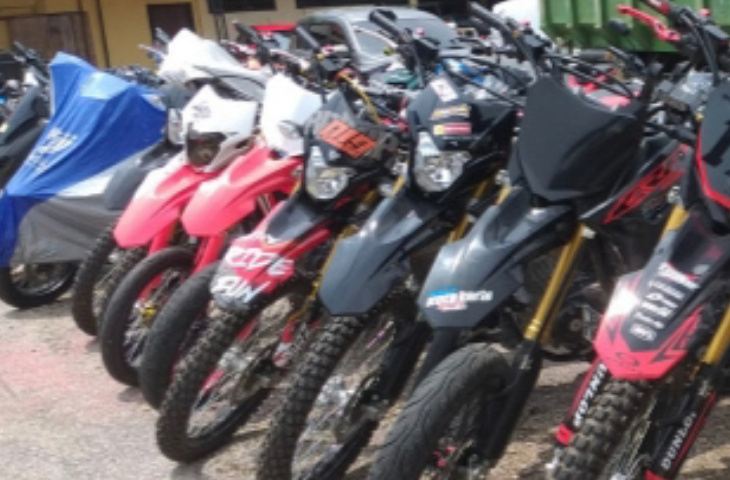 terlihat belasan motor trail yang berknalpot brong berhasil diamankan oleh Satlantas Polres Sumenep (foto.dok.polressumenep.net)