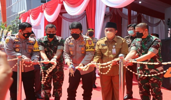 Kapolda Jatim Saat Peresmian Di Kabupaten Gresik