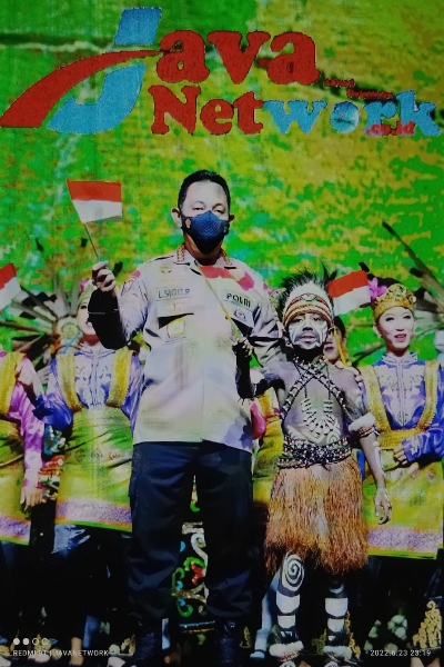 Kapolri Bersama Para Pemenang Lomba Dalam Rangka HUT Bhayangkara Ke-76 Tahun