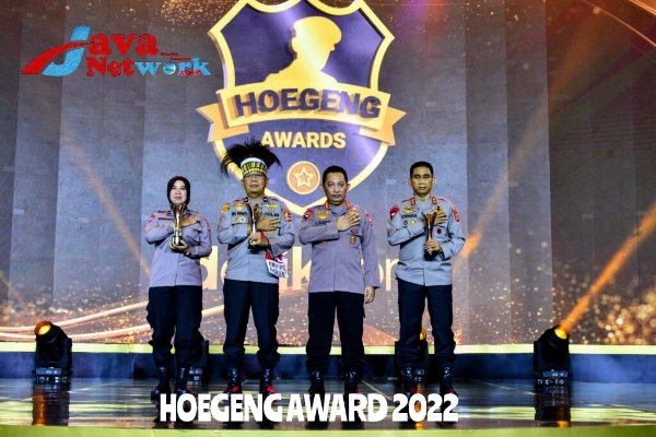 Kapolri Bersama Penerima Hoegeng Award