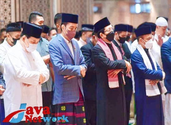Presiden Saat Menunaikan Sholat Idul Adha