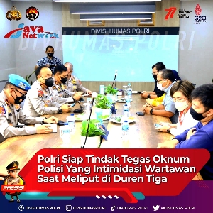Suasana Pertemuan Divhumas Polri Serta Biro Provos Divpropam Mabes Polri dengan Pimred Trans Cop