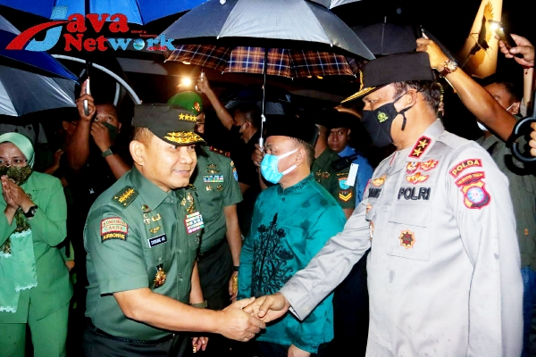 Kasad Saat Diterima Kapolda Kalteng