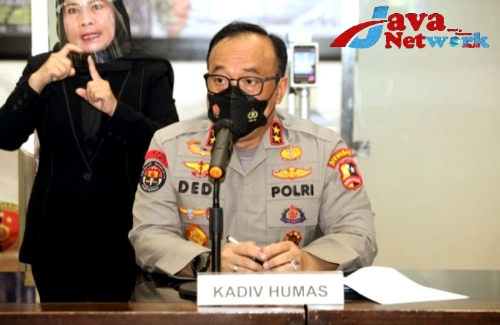 Kadiv Humas Mabes Polri Irjen Pol Dedy Prasetyo Saat Konferensi Pers Di Mabes Polri 