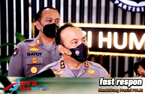 Kadivhumas Polri Irjen Pol Dedy Prasetyo Saat Memberikan Keterangan Pers 