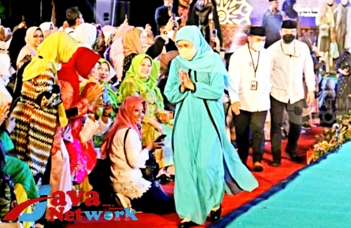 Gubernur Khofifah Saat Kick Off Satu Abad NU