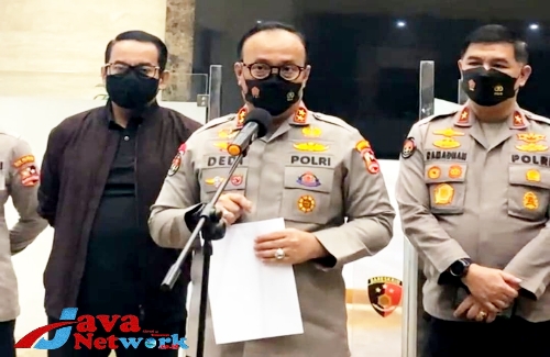 Kadivhumas Mabes Polri Didampingi Dirtipidum dan Karo Penmas Divhumas Polri 