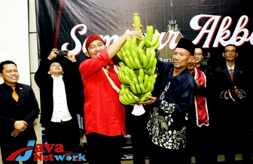 Bupati Sumenep Ra Achmad Fauzi SH MH Saat Menghadiri Seminar Akbar Sumenep Sinergy di Hotel C1 Jalan Sultan Abdurrahman Desa Kolor Kecamatan Kota Sumenep