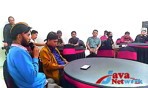 AJI MENGGELAR PELATIHAN CEK FAKTA BAGI JURNALIS SUMENEP