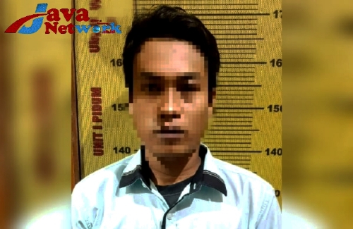 Tersangka Inisial AR Warga Dusun Candi Desa Badur Kecamatan Batuputih Kabupaten Sumenep