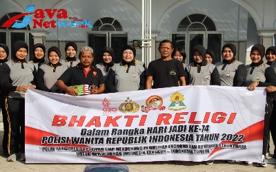 Foto Polwan Polres Sumenep Saat Bakti Religi Di Masjid Al Furqon Desa Kacongan