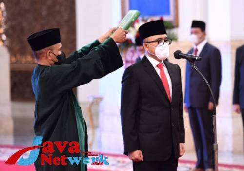 H. Abdullah Azwar Anas Saat di angkat Sumpah Oleh Presiden Jokowi Menjadi Menpan RB