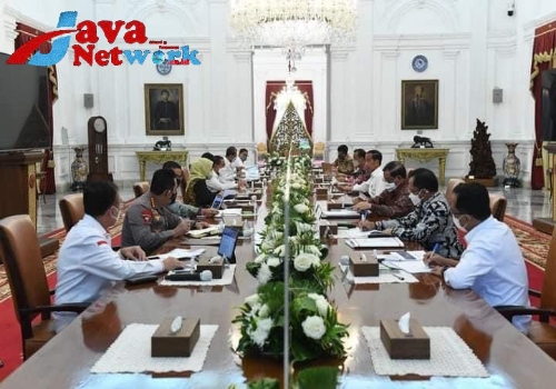 Presiden Jokowi saat Pimpin Rapat Terbatas Persiapan Piala U20
