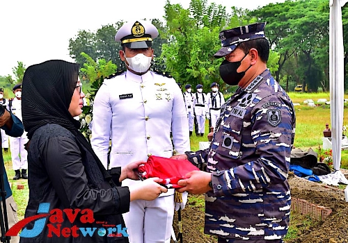 Kasal Jenderal TNI Yudo Margono saat Menghadiri Pemakaman