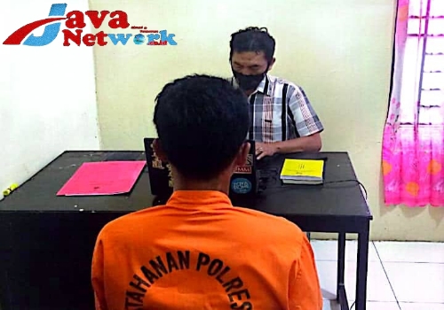 Tersangka Inisial H saat Di interogasi Petugas