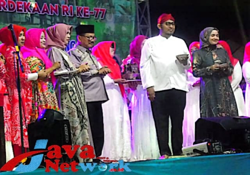 Acara Malam Puncak Penutupan HUT RI ke-77 di Kecamatan Lenteng Bersama Bupati Sumenep Ra Achmad Fauzi SH MH dan Camat Lenteng Fajarussalam SP