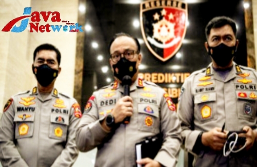 Kadivhumas Mabes Polri Irjen Pol Dedi Prasetyo saat konferensi pers nya