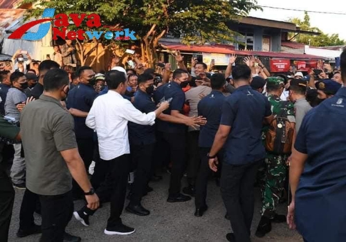 Presiden Jokowi saat Tiba di Kota Baubau Provinsi Sulawesi Tenggara