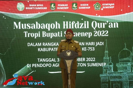 Bupati Sumenep Ra Achmad Fauzi SH MH saat membuka Lomba MHQ khusus Anak-anak di Pendopo Agung Keraton Sumenep
