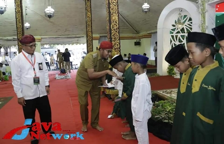 Bupati Sumenep Ra Achmad Fauzi Didampingi Dirut BPRS Bhakti Sumekar Sumenep Khairil Anwar SE