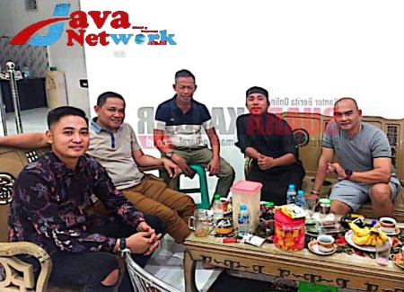 Irwan DA2 Bersama Orang Tuanya Saat Berada Di Kota Singkat Kalimantan Barat
