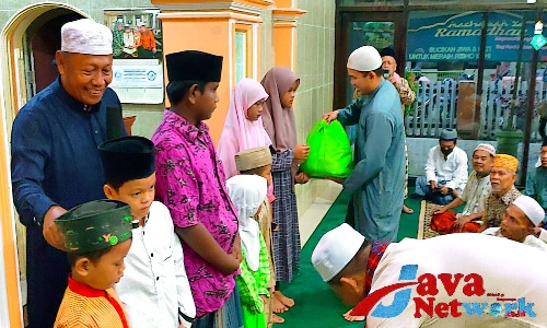Kapolres Sumenep AKBP Edo Satya Kentriko SH SIK MH saat berikan Santunan Anak Yatim 