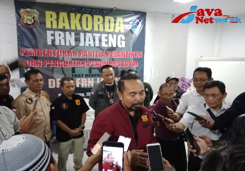Ketum FRN Agus Flores Saat Dikonfirmasi Awak Media