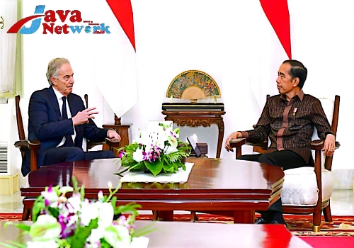 Presiden Jokowi Terima Tony Blair di Istana Merdeka