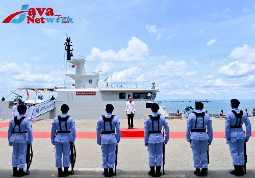 Presiden Jokowi dan Rombongan Menggunakan Jalur Laut Ke Balikpapan