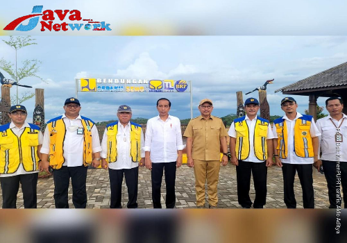 Menteri Basuki Saat Mendampingi Presiden Jokowi Tinjau Pembangunan IKN