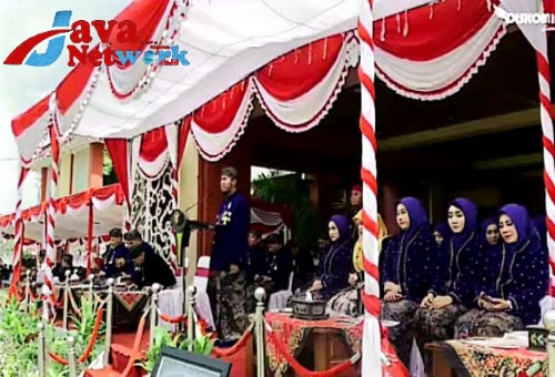 Bupati Sumenep Ra Achmad Fauzi SH saat Menjadi Pembina Upacara Hari Jadi Kabupaten Sumenep ke-753 Tahun