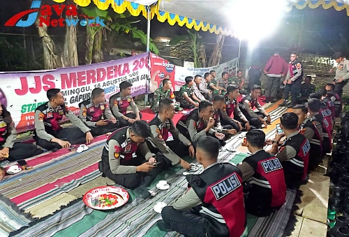 Suasana Pengamanan Hiburan Orkestra Di Desa Rombiye Timur Kecamatan Ganding