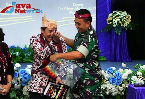 Dandim 0827/Sumenep Letkol Czi Donny Pramudya Mahardi SE Saat Menghadiri Serah Terima Jabatan LPP RRI Sumenep