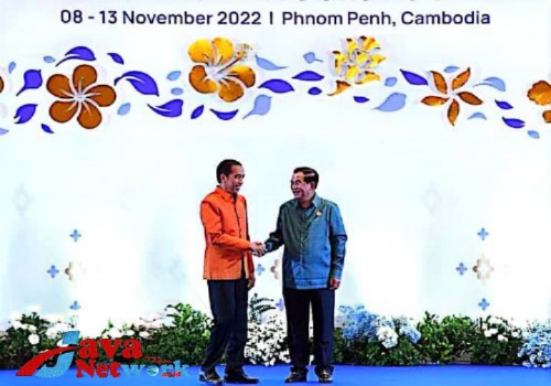 Presiden Jokowi Saat Menghadiri Jamuan Makan Malam Perdana Menteri Kamboja