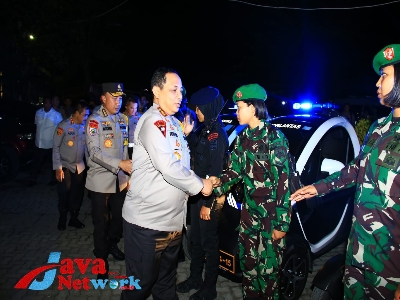 Wakapolri Komjen Pol Gatot Eddy Pramono Saat Meninjau Pasukan Dalam Pengamanan KTT G20