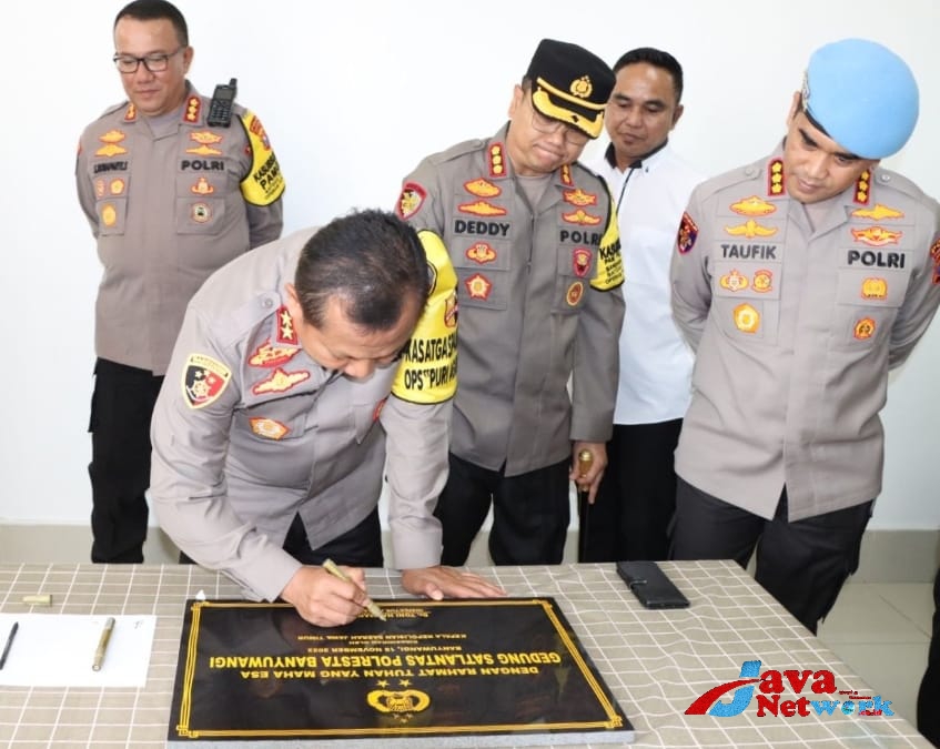Kapolda Jatim Irjen Pol Toni Harmanto Saat Meresmikan Gedung Satlantas Polresta Banyuwangi