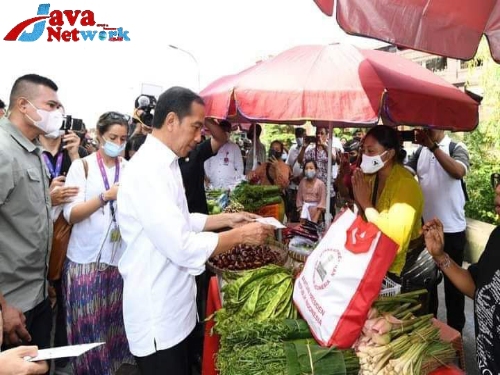 Presiden Jokowi Saat Mengunjungi Pasar Badung Bali