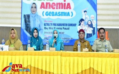 Ketua TP-PKK Kabupaten Sumenep, Nia Kurnia Fauzi Saat Menghadiri Gerakan Remaja Bebas Anemia di SMAN 1 Sumenep