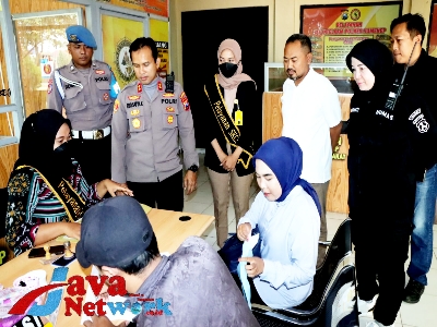 Kapolres Sumenep AKBP Edo Satya Kentriko SH SIK MH saat meninjau Ruang Pelayanan SKCK Polres Sumenep