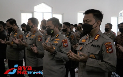 Polda Sulteng Saat Gelar Sholat Ghaib Untuk Korban Gempa Bumi Cianjur