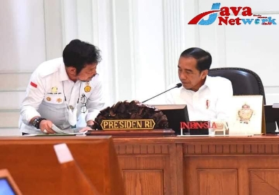 Presiden Jokowi Pimpin Rapat Terbatas