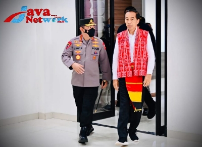 Presiden Jokowi Didampingi Kapolri Saat Mengunjungi Kota Pontianak Kalimantan Barat