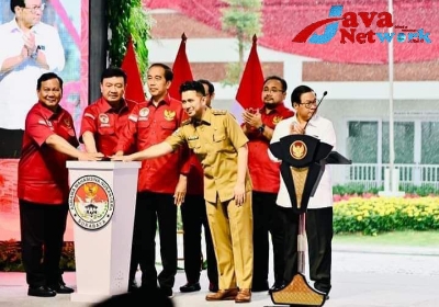 Presiden Jokowi Memperkenalkan Menteri Dan Staf Khusus Pada Mahasiswa
