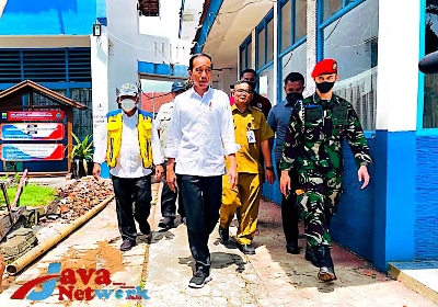Presiden Saat Mengunjungi SMPN 1 Warungkondang Kabupaten Cianjur Jawa Barat