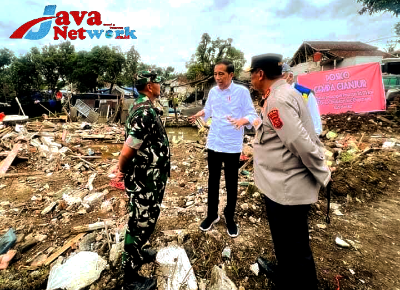 Presiden Jokowi Saat Memberikan Arahan Kepada Kapolda Jabar Dan Pandam Siliwangi