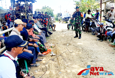 Sebagai Bentuk Kepedulian Terhadap Masyarakat Koramil 0827/18 Kangean Melaksanakan Kerja Bakti Perbaikan Jalan
