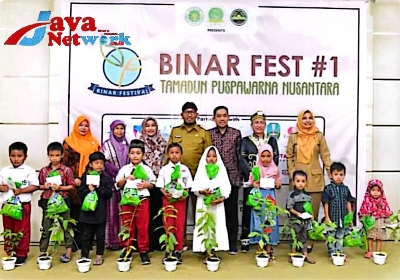 Bupati Sumenep Bersama Siswa-siswi Dalam Festival Binar I Yang Digelar SMP Binar
