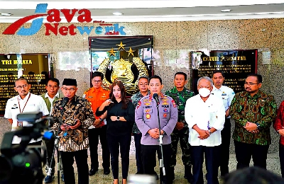 Kapolri Saat Memberikan Keterangan Resminya Di Mabes Polri