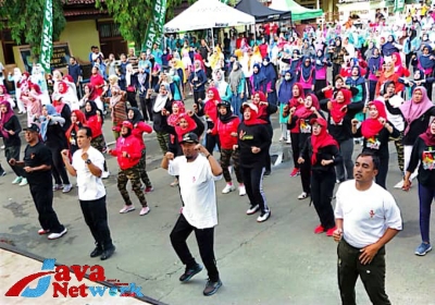 Dandim, Bupati Dan Kapolres Sumenep Saat Senam Massa Bersama Masyarakat